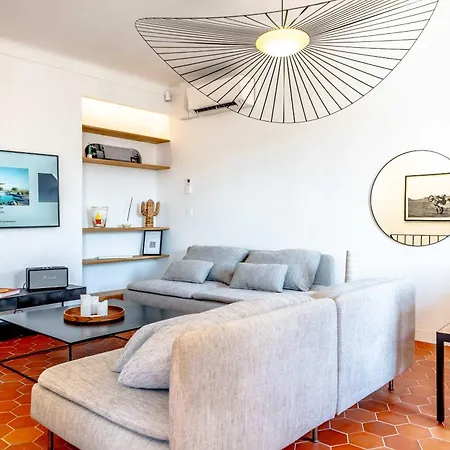 Le Louis L Rooftop Views L Shellter Saint-Tropez